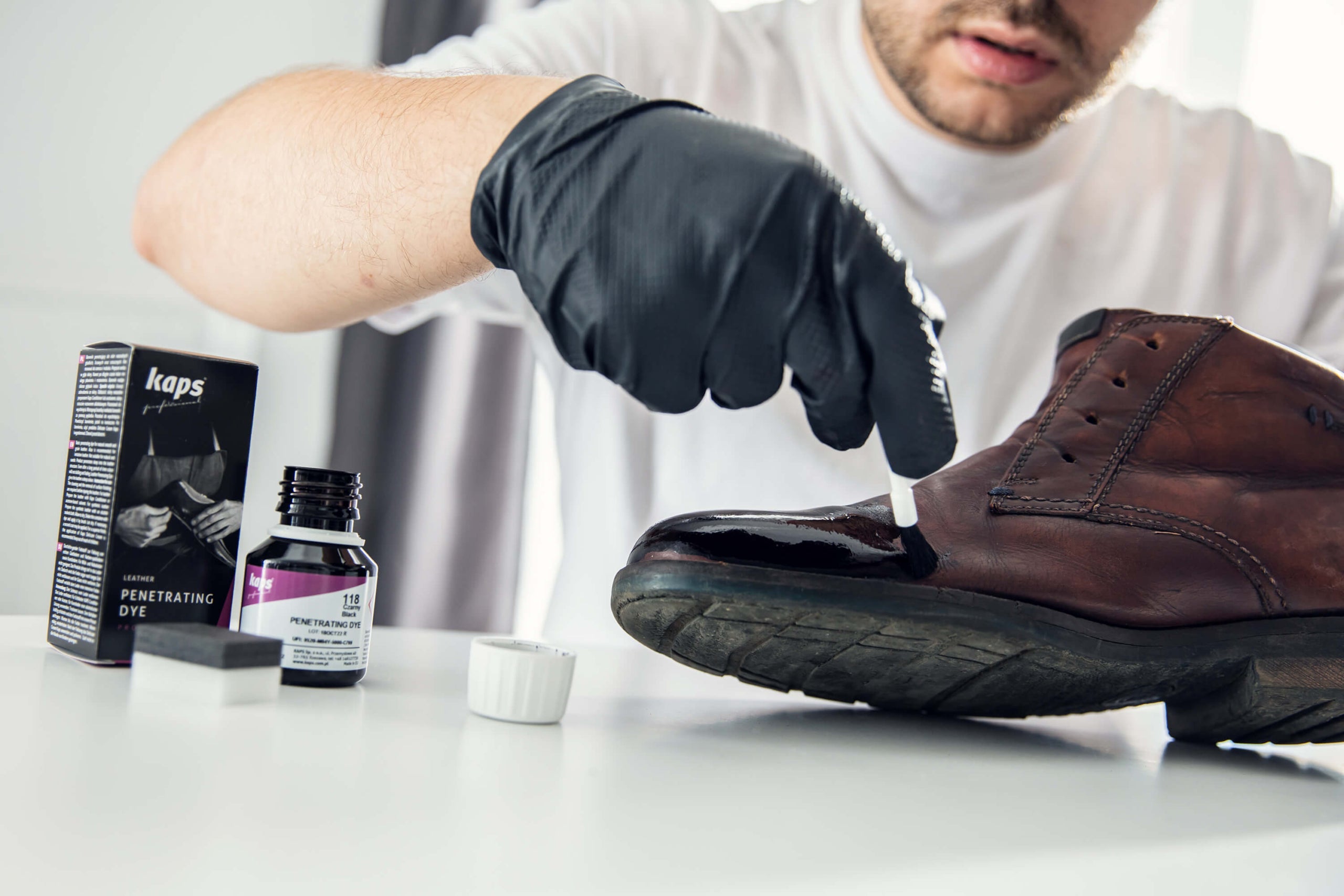 Penetrating Dye - leather sole colour