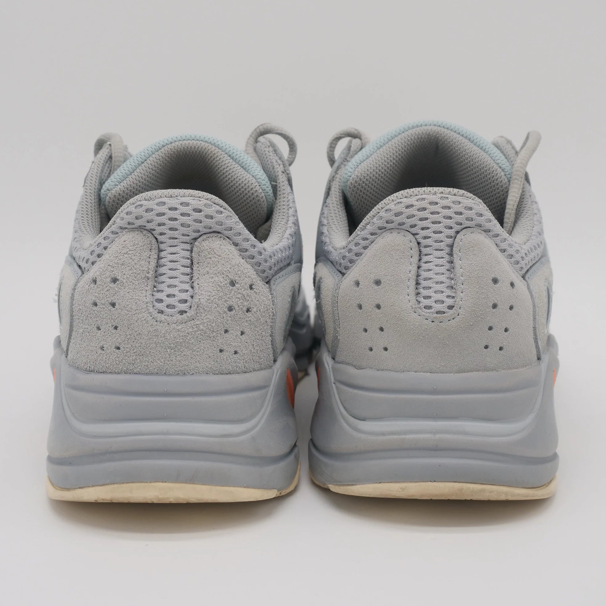Yeezy Boost 700 Inertia - EU 42